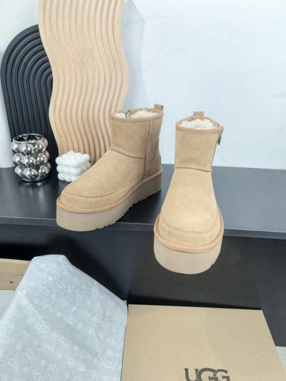 Picture of UGG Shoes _SKUUGGsz35-40WN101119841